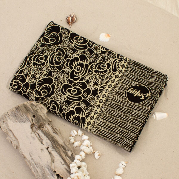 Batik Strandlaken met Pompons Play the Game